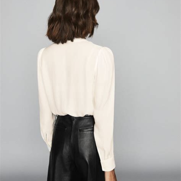 🎊Host Pick🎊 Reiss Morgan Tie Neck Blouse - Picture 2 of 16